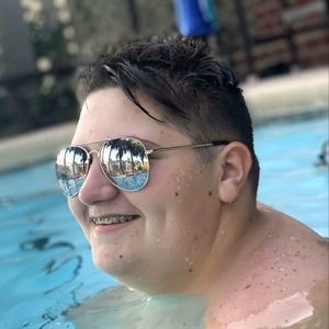 Meet your Posher, Colby